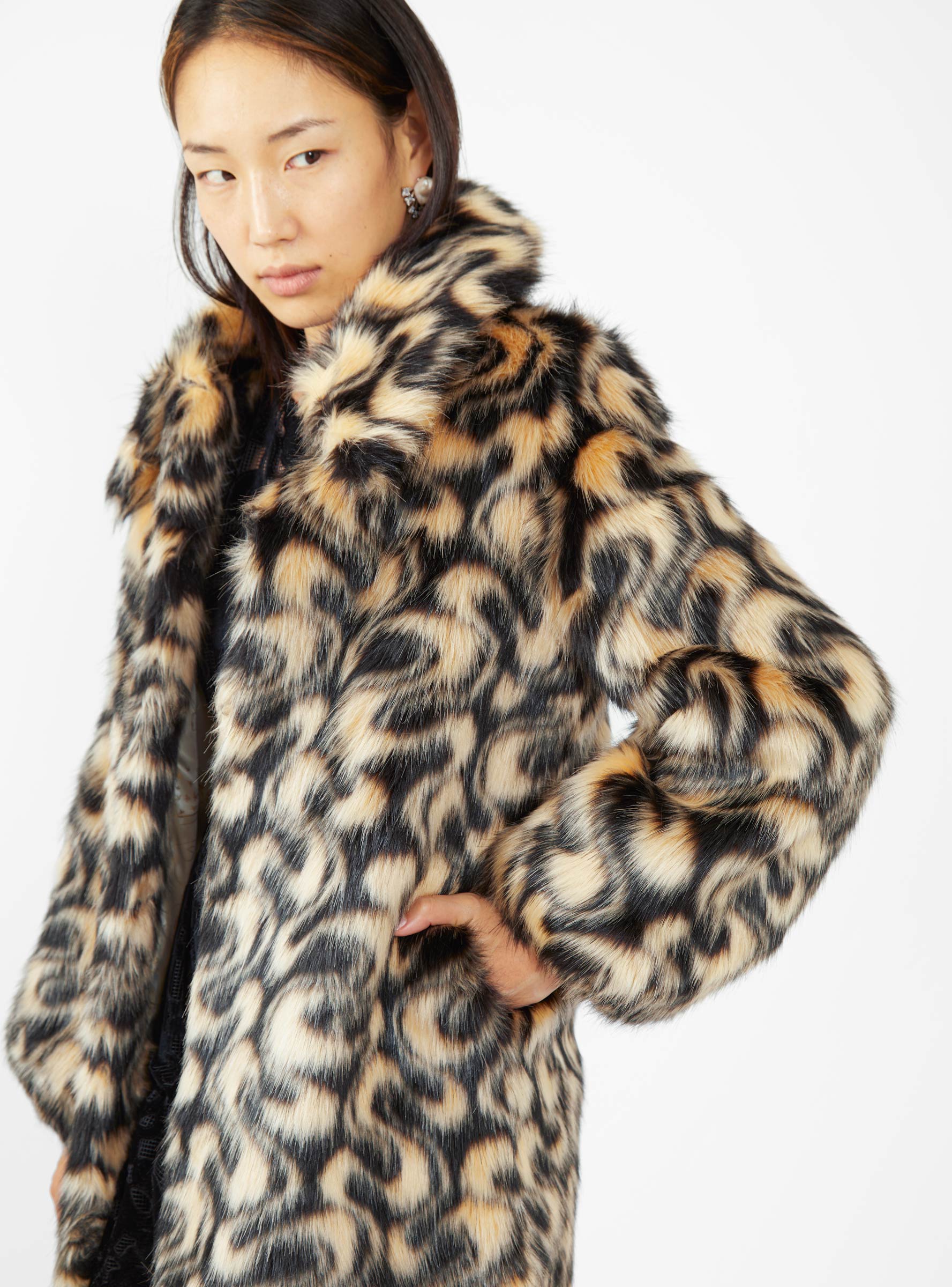 Black swirl clearance faux fur coat