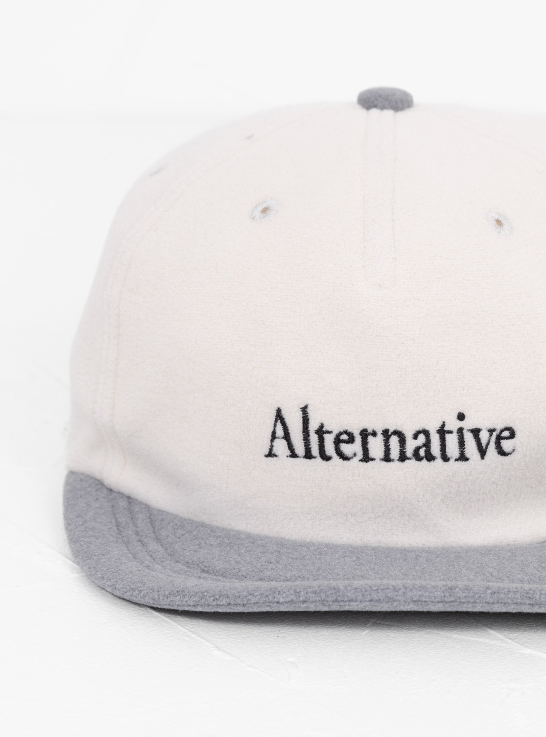 Alter Cap White by Mountain Research | Couverture & The Garbstore