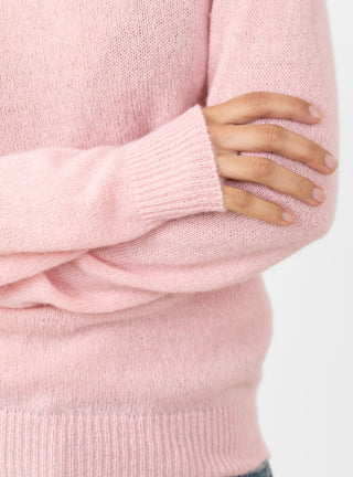 Kind Cashmere Round Neck Jumper Rose by Gudrun & Gudrun at Couverture & The Garbstore Detail