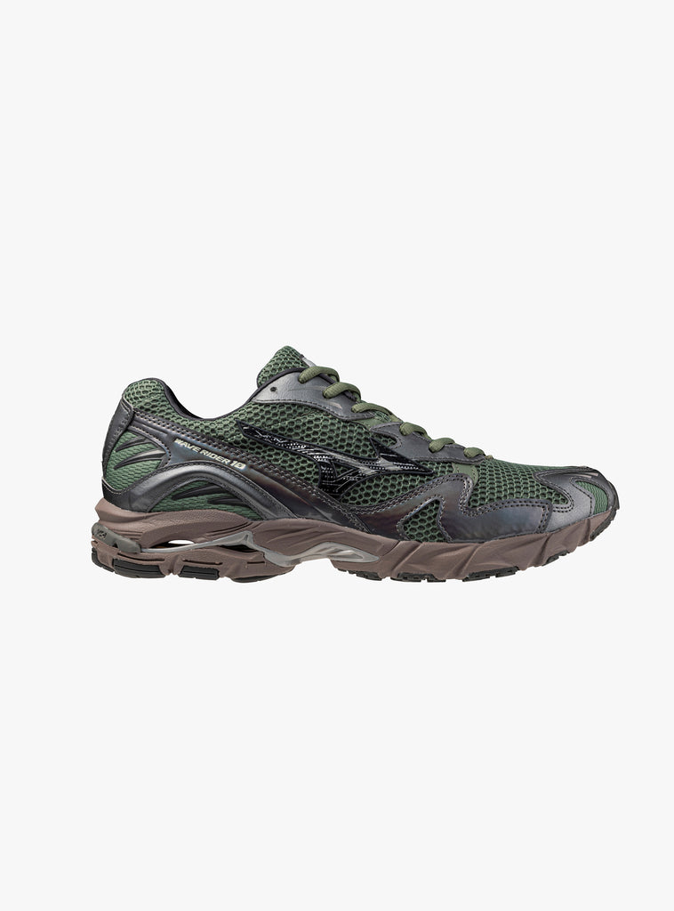 Wave Rider 10 Y2K Pack Agave Green, Black Sand & Metallic Grey from Mizuno at Couverture & The Garbstore
Side View