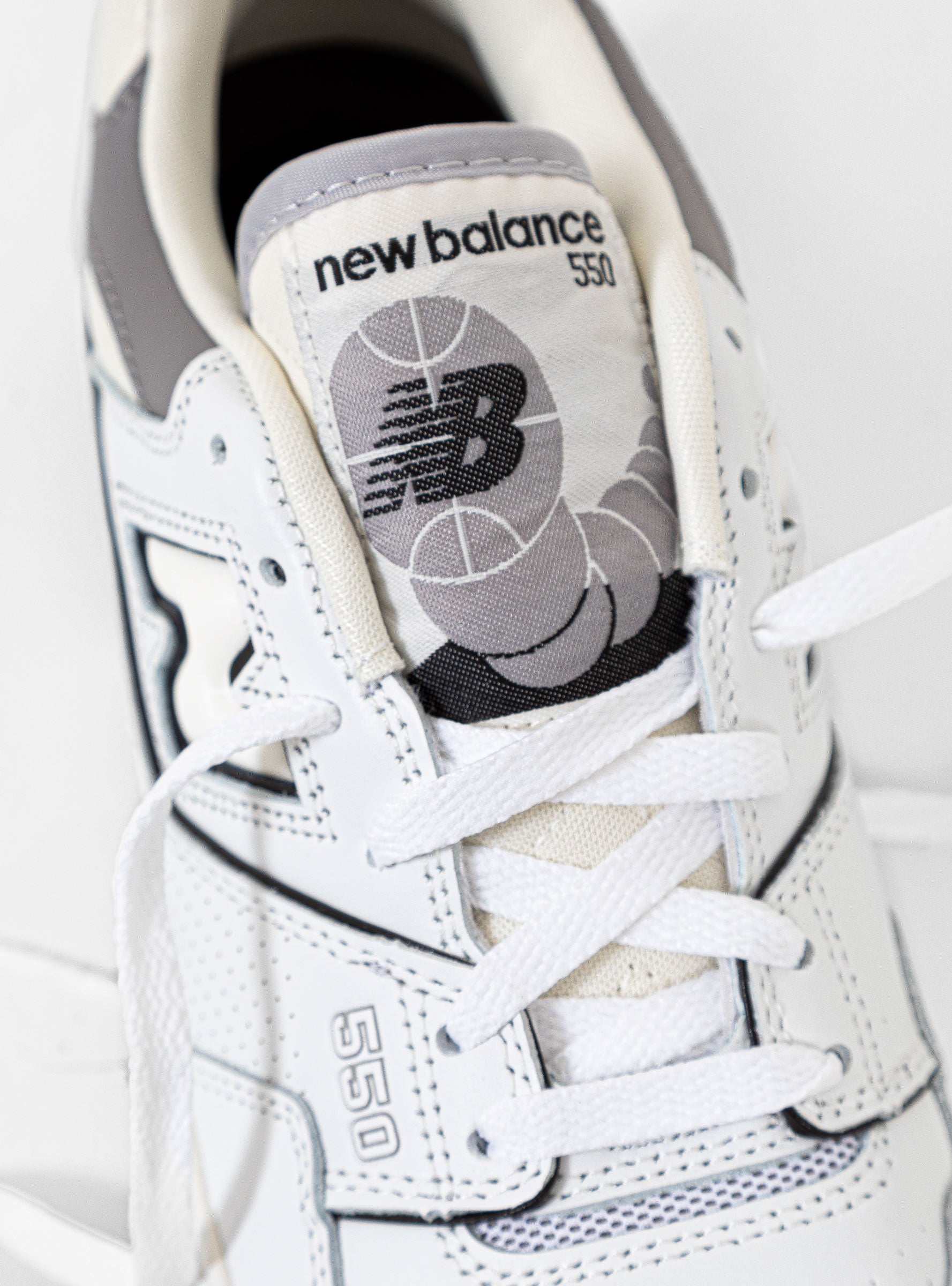 BB550PWA Sneakers White & Marblehead