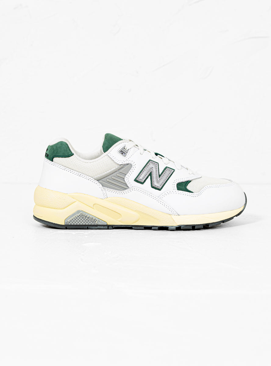 MT580RCA White & Nightwatch Green by New Balance | Couverture