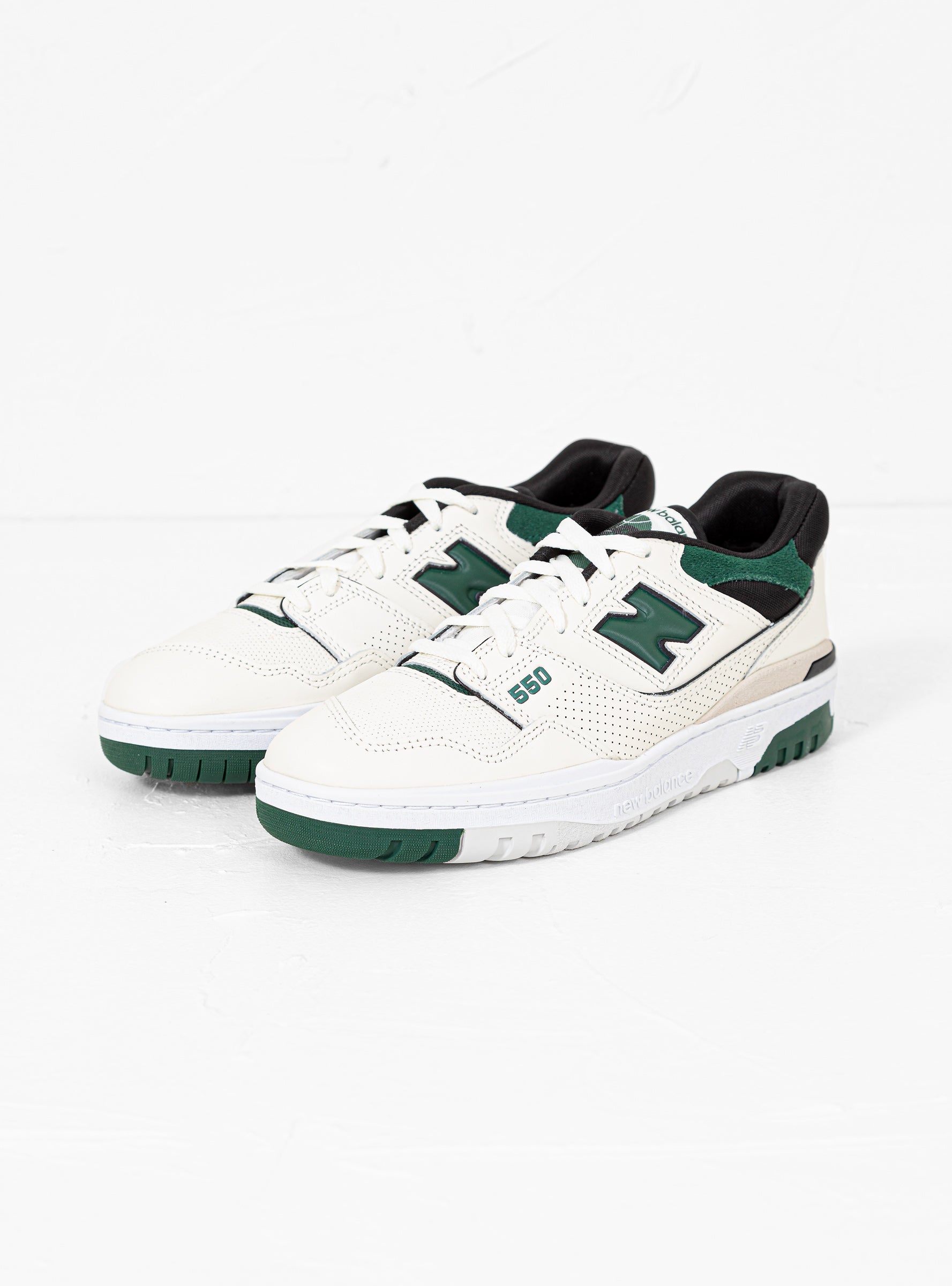 BB550VTC Sneakers White & Nightwatch Green by New Balance