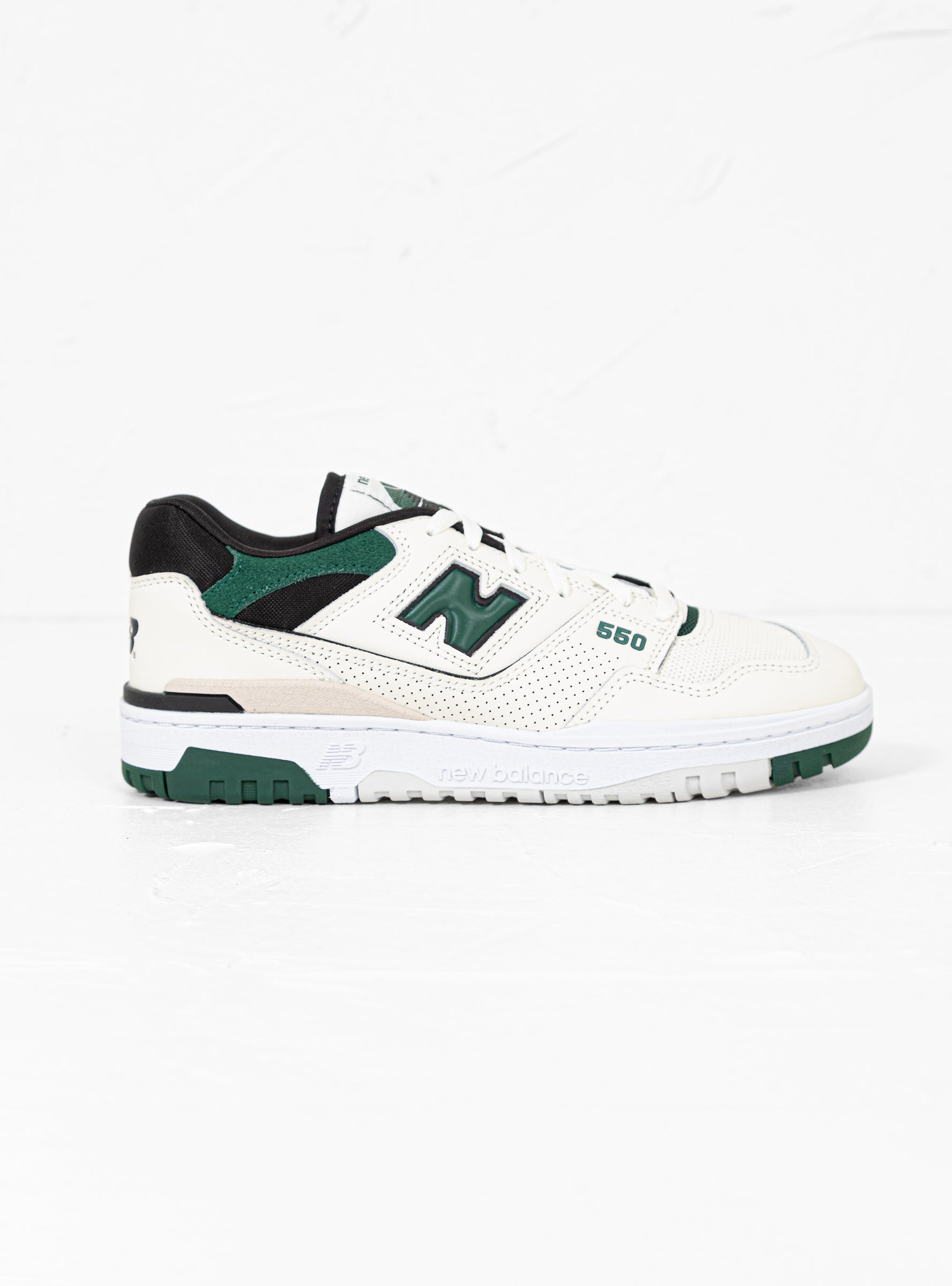 BB550VTC Sneakers White & Nightwatch Green