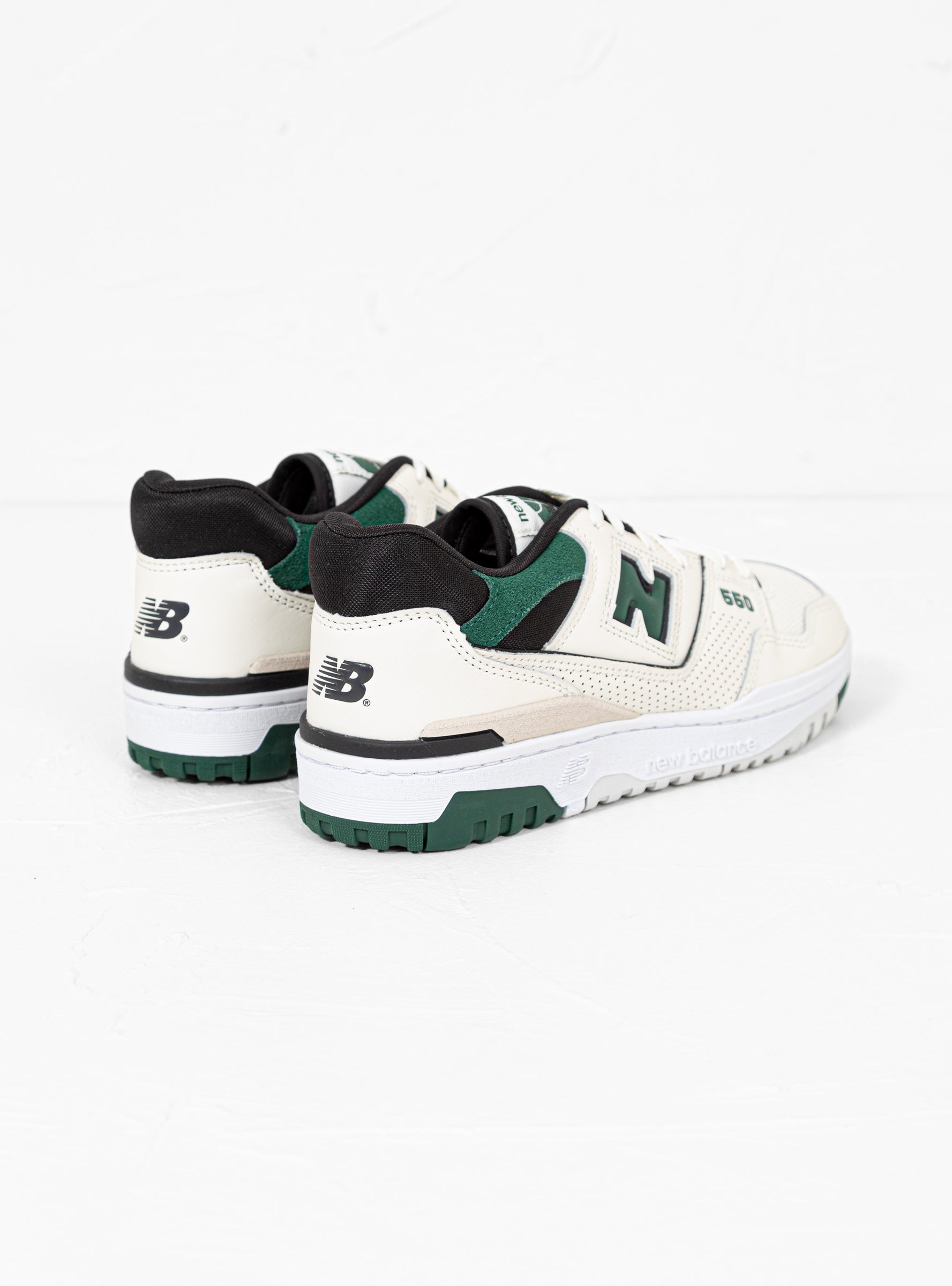 BB550VTC Sneakers White & Nightwatch Green by New Balance