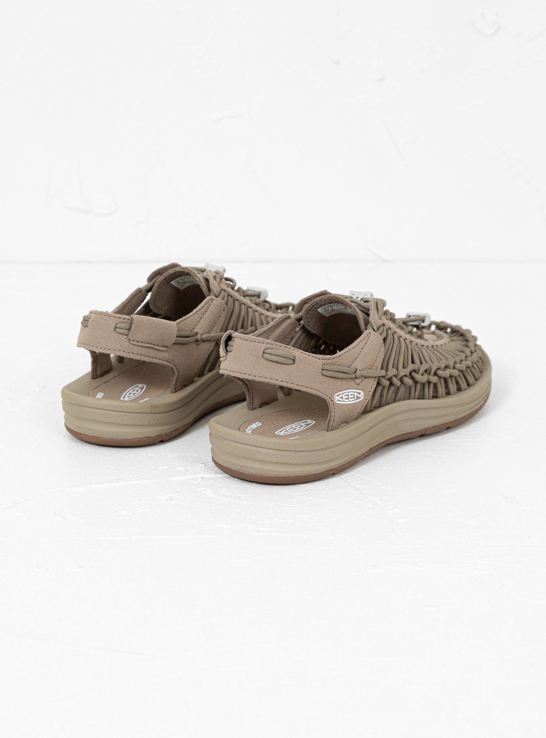 UNEEK Sandals Timberwolf Plaza Taupe by KEEN Couverture The